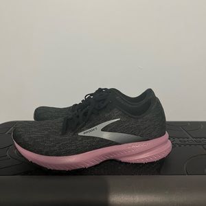 Womens Brooks Launch 7